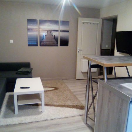Studio Au Calme Apartament Batilly  Zewnętrze zdjęcie